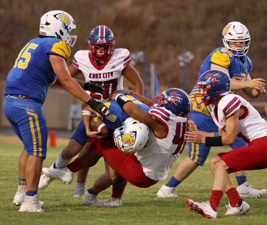 GREYHOUNDS TOOK ON SPUR BULLDOGS for Knox City’s first victory of the season Sept. 4. | SHERI BATY PHOTO