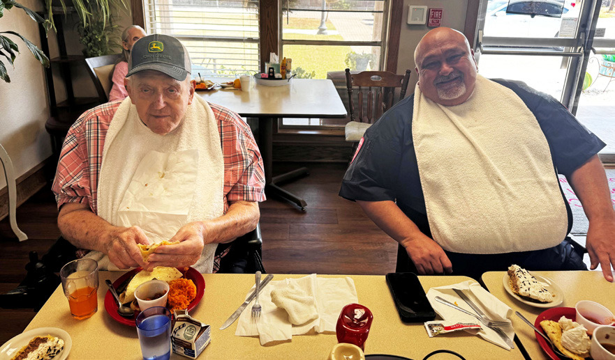 LUNCHPLANSWITHTHECHIEF Munday Police Chief Albert DeLeon and his wife, Becky, enjoyed a lunch last week with the residents and staff at the Munday Nursing Center. | COURTESY PHOTO