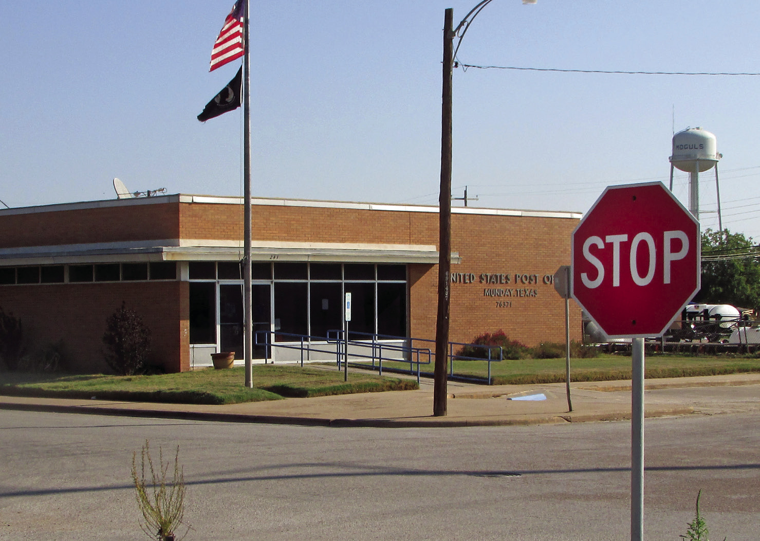 Stop signs replaced in Munday