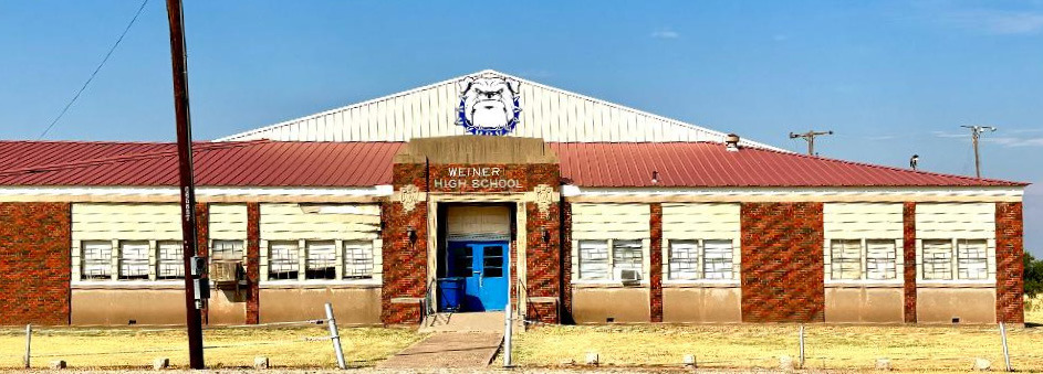 ONELASTGOOD-BYE Weinert School stands alone in northern Haskell County as former teachers, staff and students walked the halls for one last reunion. SPOTLIGHT PHOTOS, PAGE 8 | COURTESY PHOTO