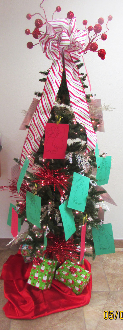 BE AN ANGEL TO A CHILD Shopping for a name taken from one of the Angel Trees in Knox County will bring a huge smile to a child’s face on Christmas morning. | COURTESY PHOTO