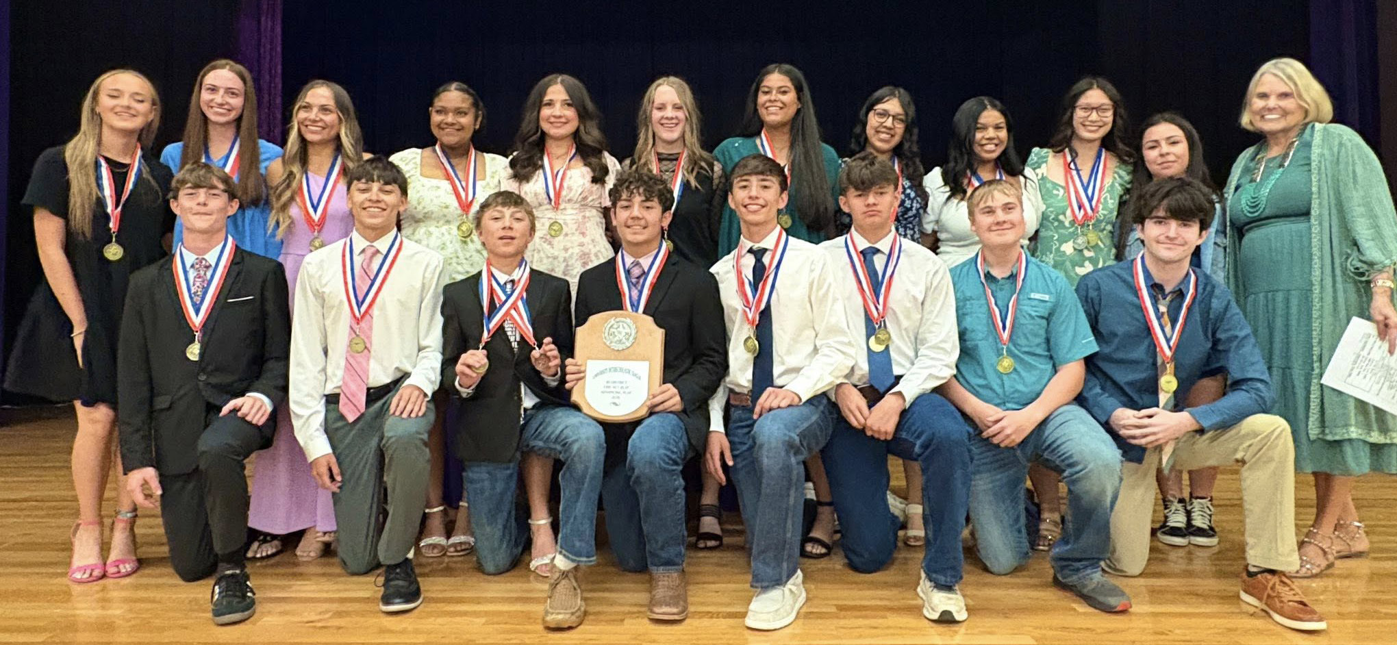 Munday wins bi-district OAP contest March