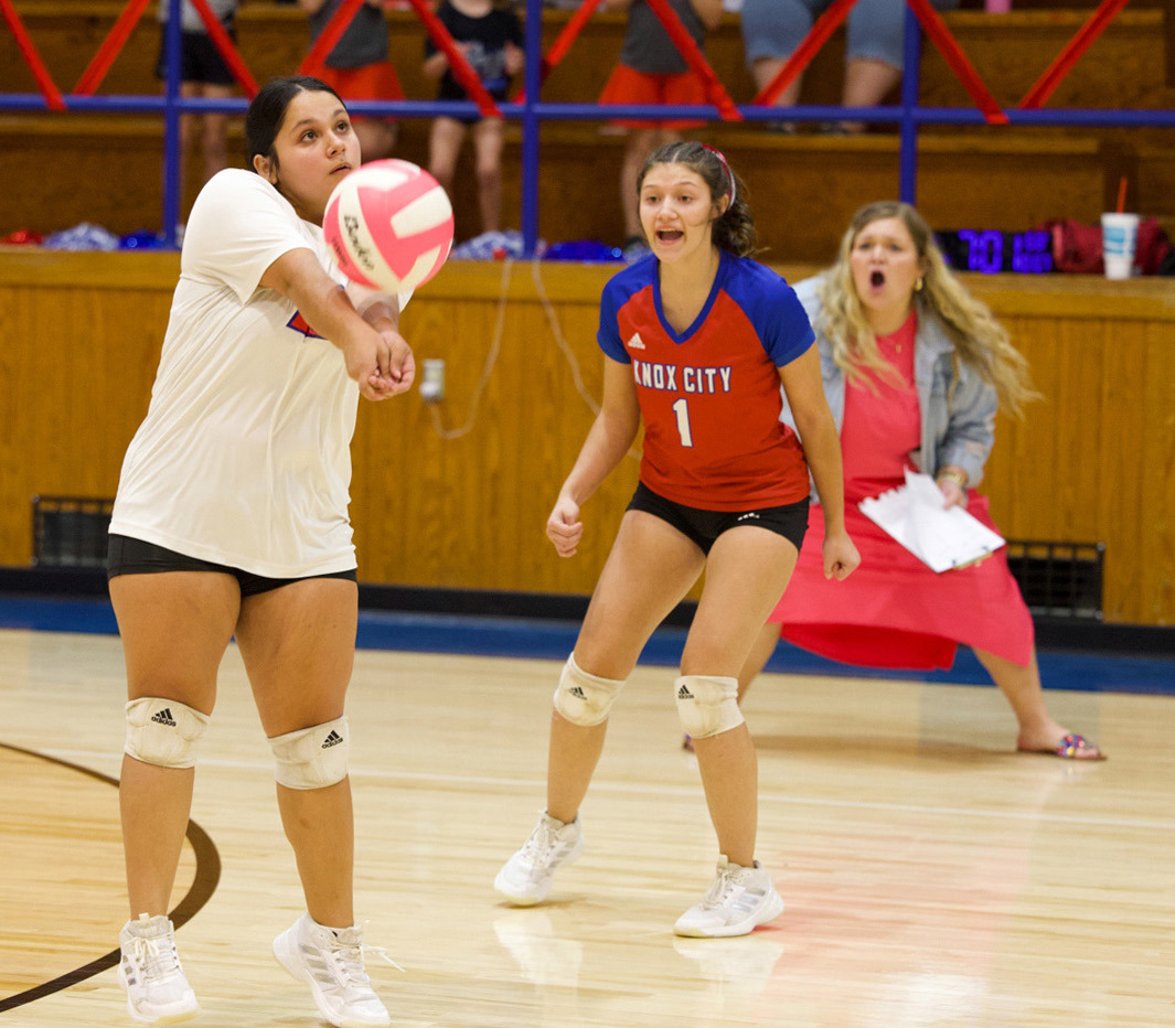 PASSING THE BALL Knox City’s Milee Arrietta passes the ball from the back in last week’s game against Munday. Munday took the win in four sets. | SHERI BATY PHOTO