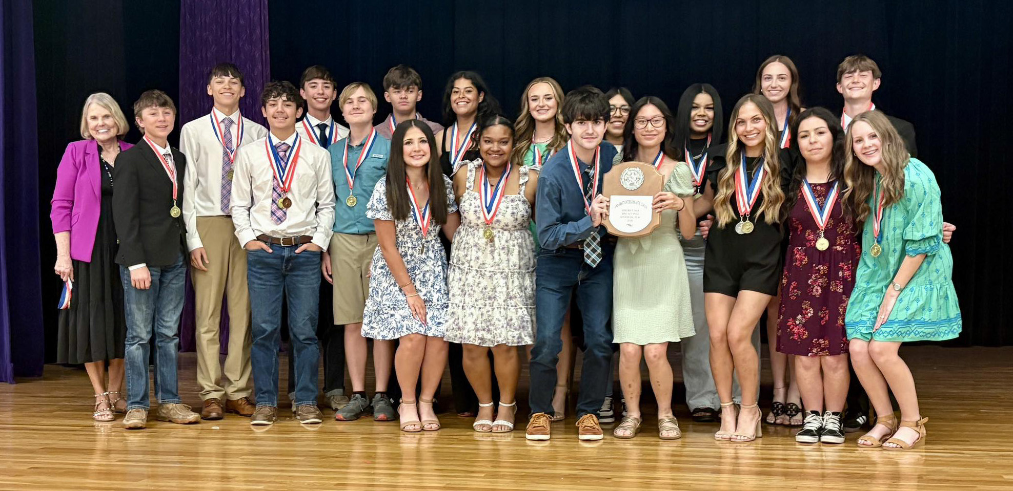 MUNDAY OAP ADVANCES Congratulations go to Munday One Act Play and their director, Karen Longan, for advancing to the Bi-District Contest. That contest will be held Tuesday, March 31, in Munday. Individual awards: All-Star Cast: Kinslee Carver and Olivia Myers, Honorable Mention All-Star Cast: Bryson Nunez and Aaralyn Taylor, Best Light Tech: Jelani Lopez, Best Stage Manager: