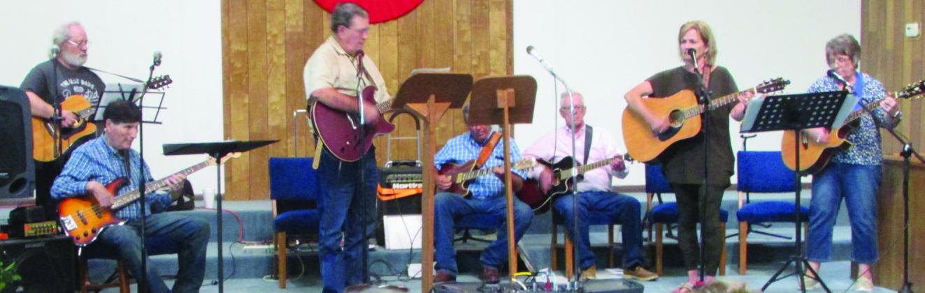 A group of musicians performed live music at the Fish Fry. Don Thompson/The Knox County News-Courier