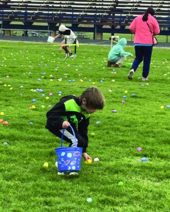 HUNTING EGGS IN KNOX CITY | RACHEL FARMER PHOTOS