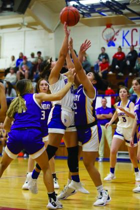 SPOTLIGHT ON MUNDAY VS. KNOX CITY BASKETBALL