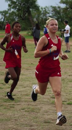 Paisley Morrow and Naveah Martinez Photo by Janet Dillard