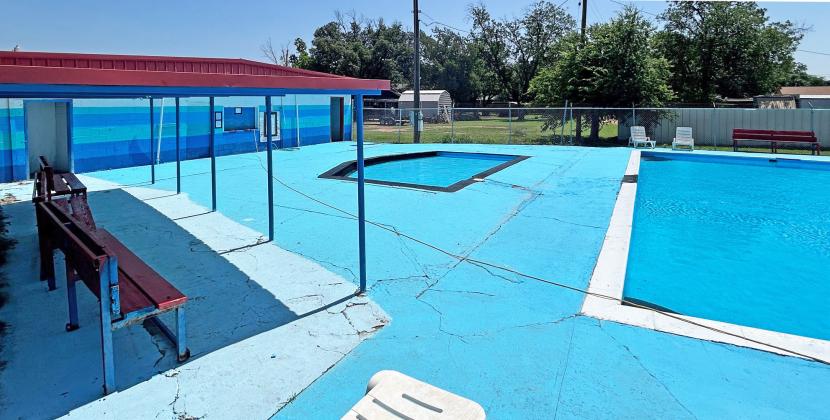 KNOX CITY The pool in Knox City is adjacent to the city pool and has a covered seating area. | TROY PARTON