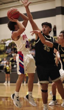 Greyhounds, Moguls &amp; Mustangs Earn Bi-District Trophies