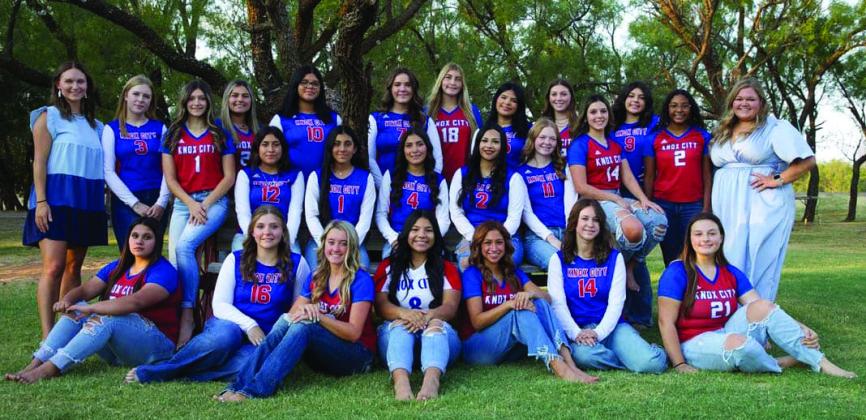 KNOX CITY HOUNDETTES SWEEP The Houndettes picked up a sweep in Roscoe. JV2 with a two-set win over Roscoe’s 9th Grade Team (25-13, 25-18), JV1 with a win in a three-set battle with Roscoe’s JV (25-22, 19-25, 15-13), Varsity ended with the third W of the day against Roscoe’s Varsity squad (26-24, 25-15, 25-20). | CREATIVE INK PHOTOGRAPHY