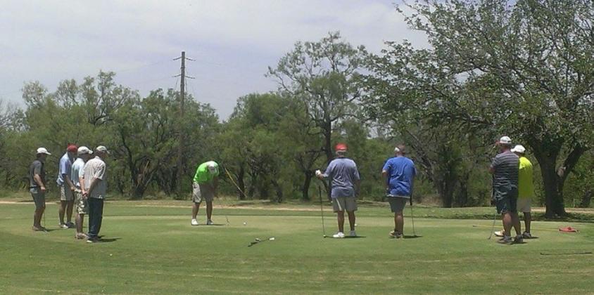 MINUTESFROMMUNDAY, golfers can play the 9-hole Lake Creek Golf Course. | CITY OF MUNDAY