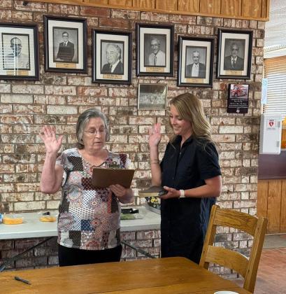 Hampel sworn in as Knox City municipal judge