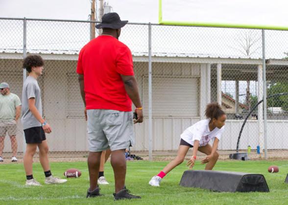Pro football player, Munday alum holds 3rd annual camp