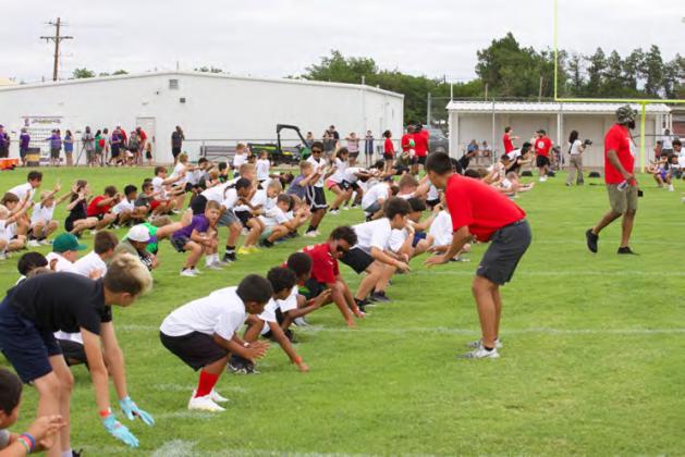 Pro football player, Munday alum holds 3rd annual camp