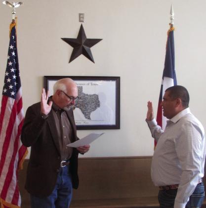 Chris Mendoza sworn in as Knox County Sheriff