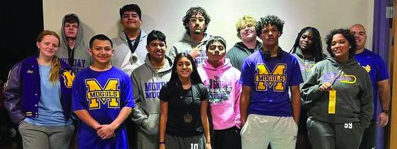 MOGUL AND MOGULETTE TEAMS COMPETED AT POWERLIFTING MEET To Coach Barnard’s knowledge, this was the first powerlifting meet since 2003. The Moguls and Mogulettes competed in an official powerlifting meet this past Saturday at the Abilene High Invitational. The powerlifting team will compete again Jan. 30th in Breckenridge. | COURTESY PHOTO