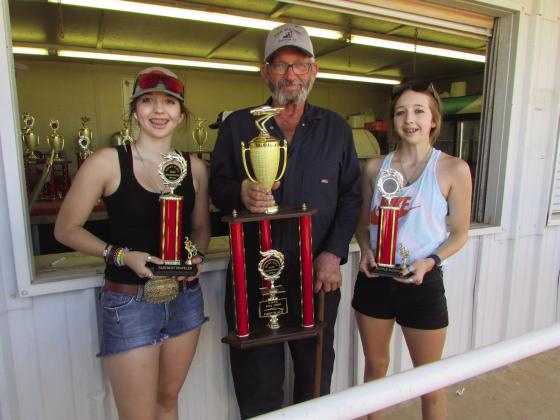Jon Gladewell and family crew win three trophies Photos by Don Thompson