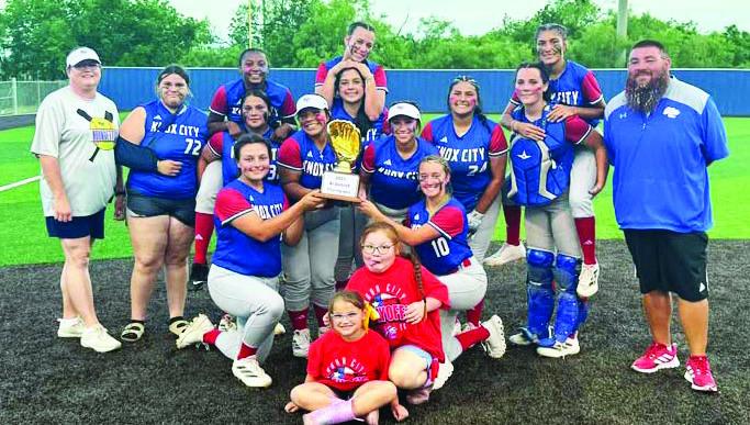 HOUNDETTES TO FACE DODD CITY Knox City Houndettes have advanced to the Area round and were to face the Dodd City Lady Hornets May 1. | COURTESY PHOTO