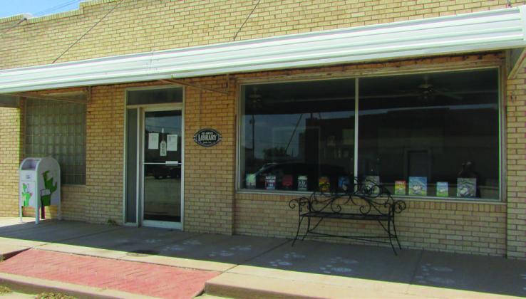 MUNDAY—Library located at 131 S. Main, right next door to First Bank Texas. Last week’s front page included a story about the library we mistakenly used the wrong headline. The headline should have been “Library makes upgrades”. The News-Courier apologizes for this error. Please also see “Amanda’s Musings” on page 3, a column we’ll be featuring from Librarian Amanda Burbank. Don Thompson/The Knox County News-Courier