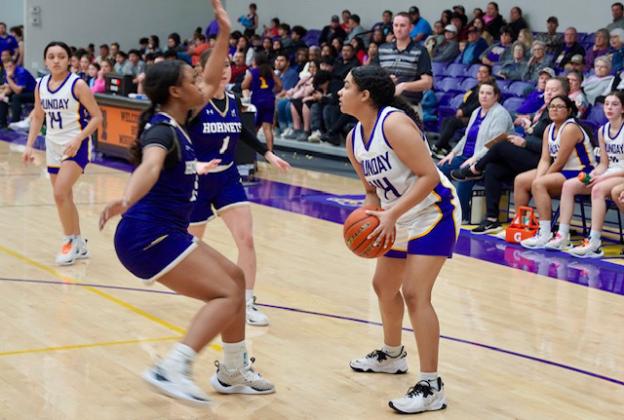 Rachel Hernandez looks for an open teammate. | LACI BOWMAN PHOTO