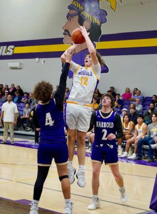 Talan Collins hits a jumper. | LACI BOWMAN PHOTO