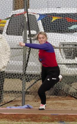 KinleeEatonsecuressecondplace with her throw from the discus ring. | SHERI BATY PHOTO