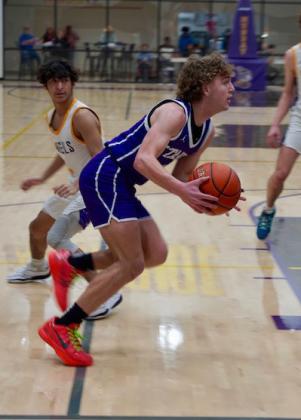 SPOTLIGHT ON MUNDAY BASKETBALL
