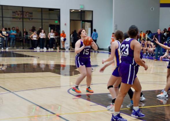 SPOTLIGHT ON MUNDAY BASKETBALL