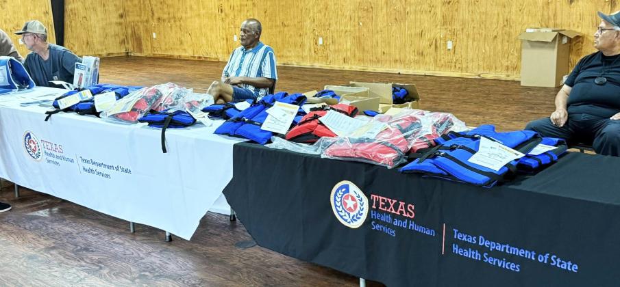 WATER SAFETY, LIFE JACKETS IN KNOX CITY