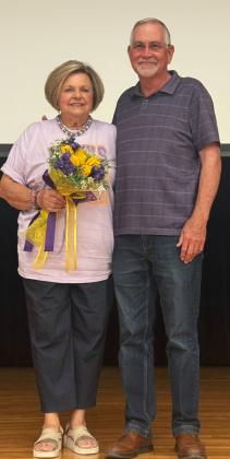 ALUMNI QUEEN AND KING Local Munday residents Becky Offutt andLyndleReeveswerehonoredastheMHSAlumnihomecoming queen and king; class of 1967 and 1978 respectively. | COURTESY PHOTO