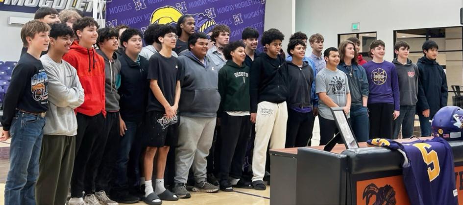 The 2025 football team joined in Ri’s celebration