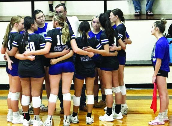 BENJAMIN GIRLS ROCK THE COURT Both JV and Varsity Lady Stangs took Crowell for the win on Monday. On Tuesday both went on to win in their games in Quanah. | COURTESY PHOTO