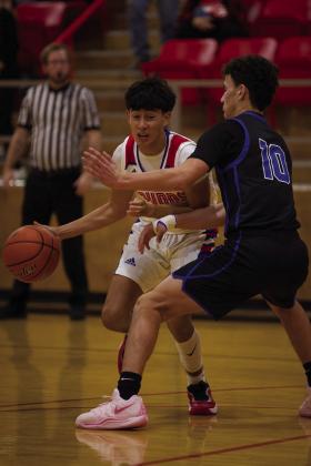 Joe Adam Morelos works his way down the court one dribble at a time | SHERI BATY PHOTO