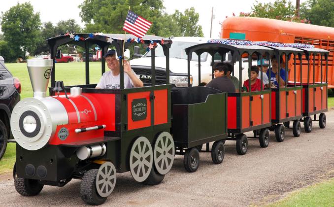 KNOX CITY FOURTH: RED, WHITE &amp; WET
