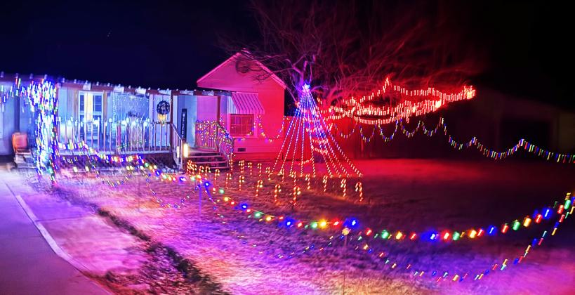3RD PLACE WINNER 330 S. 5th Ave., Luis and Chelsea Alvarado. | RONDA THOMPSON PHOTO