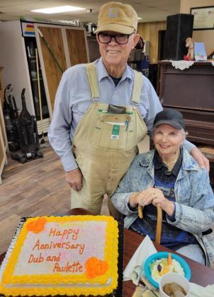 W.B. (Dub) and Paulette Etheredge celebrated their 60th wedding anniversary at the Knox County Aging Center last week | Photo by Jim Dillion