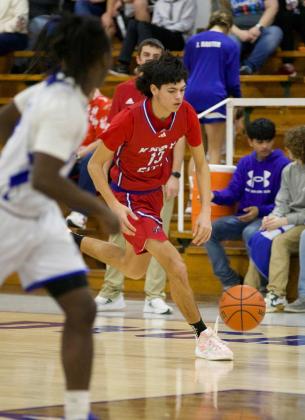 Blake Sanchez-Abila gets the fast break. | SHERI BATY PHOTO