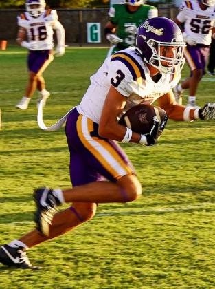 FIRST DOWN Luke Bowman makes the catch and runs for a first down at Hamlin Friday, Sept. 18. The Moguls won 57–23. | LACI BOWMAN PHOTOS