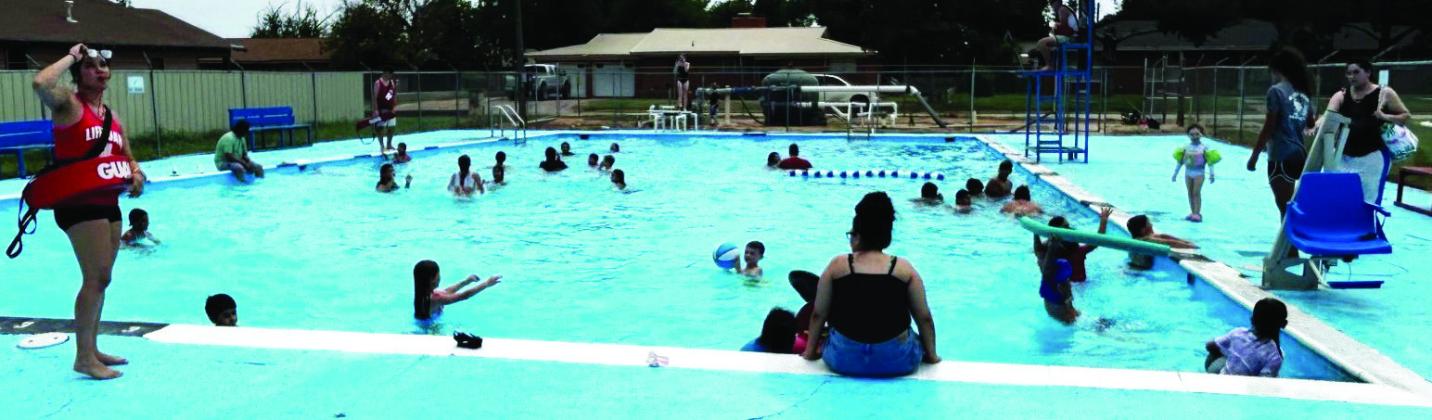 FIRST DAY KNOX CITY POOL OPEN Even on a cloudy day, the Knox City swimming pool was busy on opening day. | TAMARA URBANCZYK PHOTO