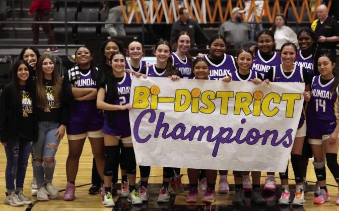 MOGULETTES GET THE WIN AND THE BI-DISTRICT CHAMPIONSHIP The Mogulettes win their bi-district game over Rotan with a score of 28-23. | LACI BOWMAN PHOTO