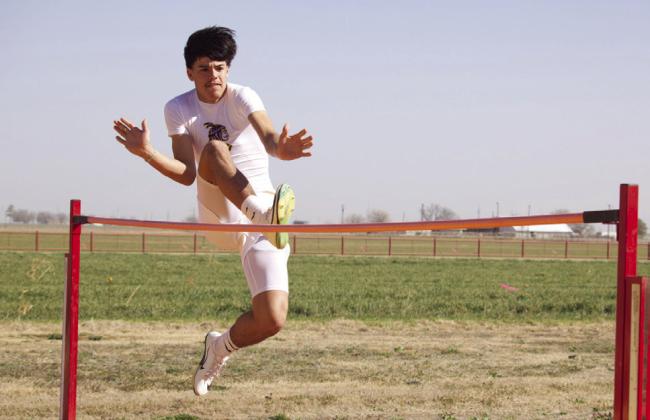 MHS Boys High Jump | SHERI BATY PHOTO