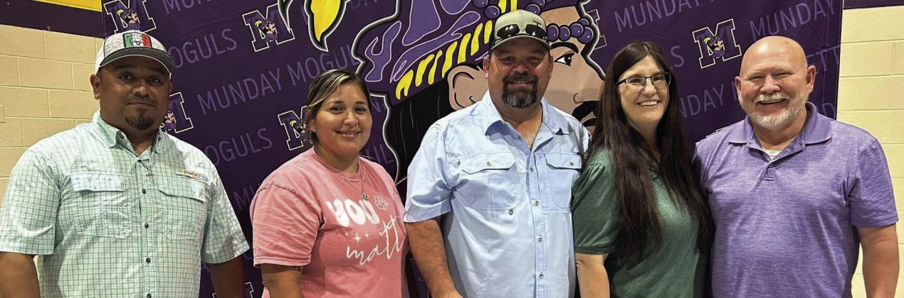 MUNDAY CISD EMPLOYEES FROM BOTH CAMPUSES RECEIVE SERVICE AWARDS