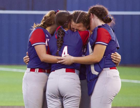 An emotional good bye to the 2025 softball season. | SHERI BATY PHOTO