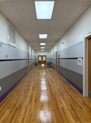 BACKTO SCHOOL Students returning to Benjamin this year will see renovated hallway and classrooms, as PhaseTwo of the school’s bond election funding. Construction work continues this year on the west side of school along with the cafeteria. | SUE JANE SULLIVAN