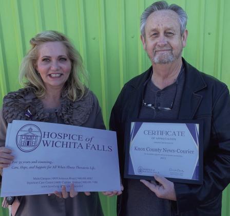 Hospice of Wichita Falls presents award to Knox County News-Courier