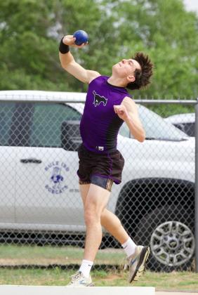 SHOT PUT At the area track meet, Benjamin’s Elijah Trevino finished 6th in boys shot put. | SHERI BATY
