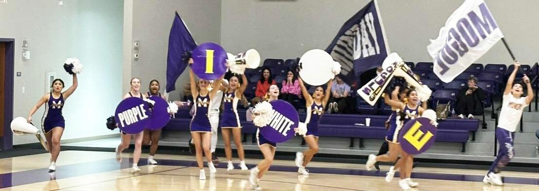 SPOTLIGHT ON MUNDAY CHEERLEADERS