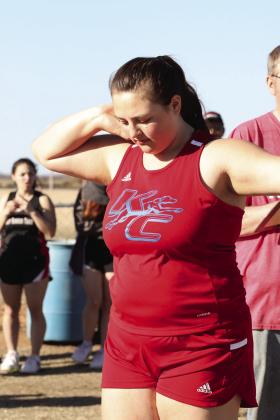 Greyhounds, Houndettes win Greyhound Relays