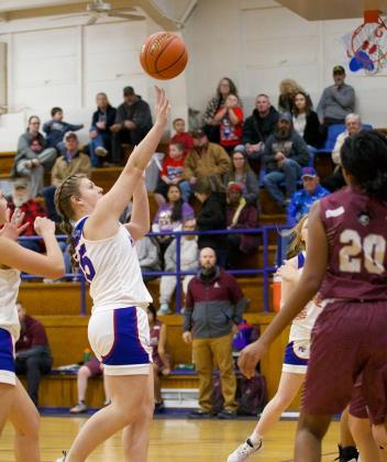 Kateleigh Carr nets two points from the paint. | SHERI BATY PHOTO